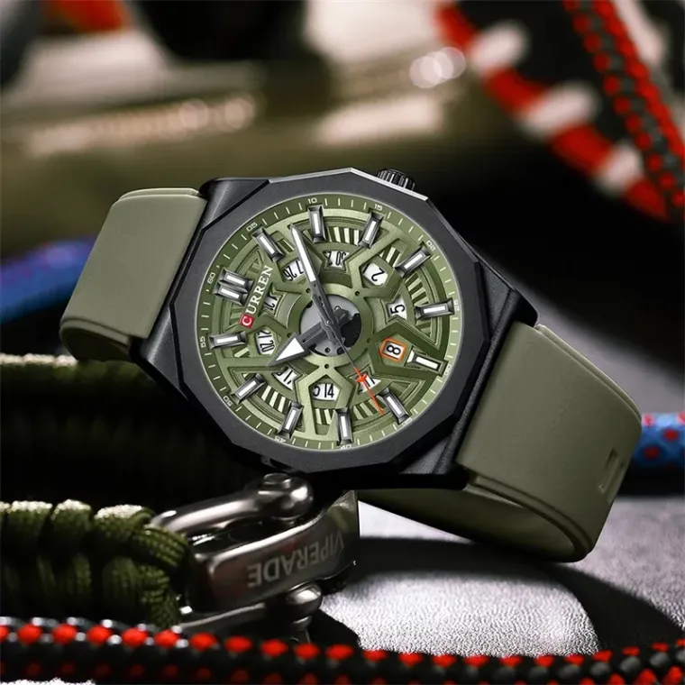 CURREN 8437 — Deportivo de 44 mm con calendario y agujas luminosas